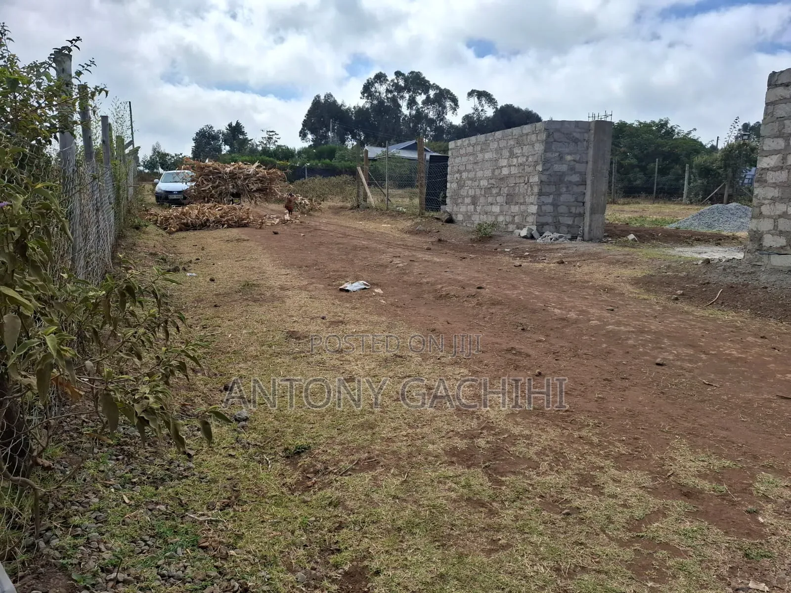 1/8 Land for Quick Sale - Near Developed Homes (Nguirubi, Ndeiya)
