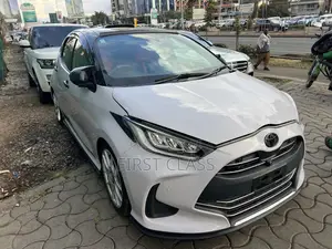 Toyota Yaris 2020 Gray