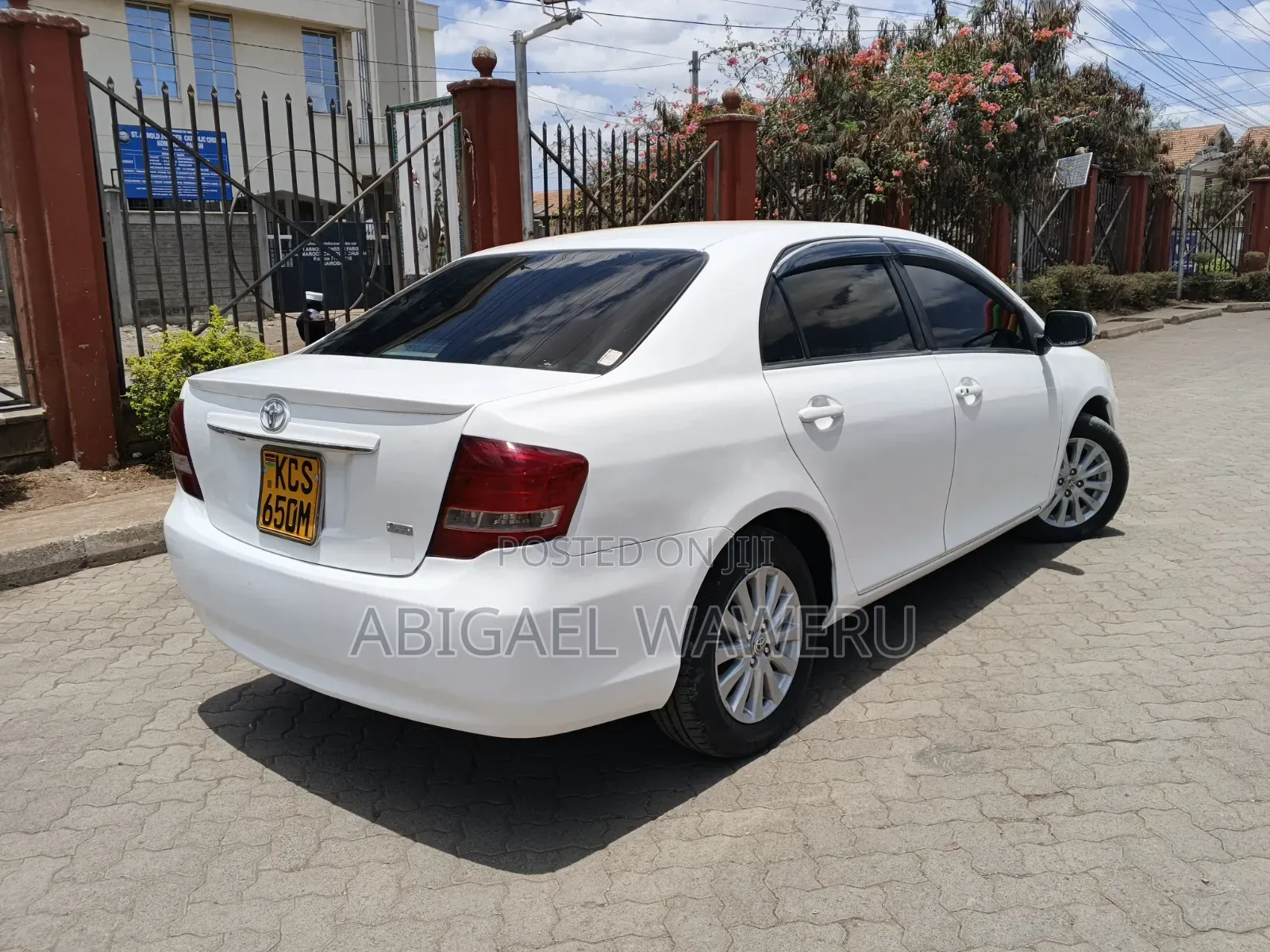 Toyota Axio 1.5 G 2WD 2011 White