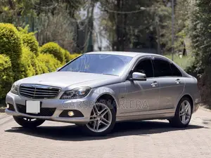 Mercedes-Benz C200 2011 Silver