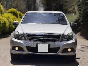 Mercedes-Benz C200 2011 Silver