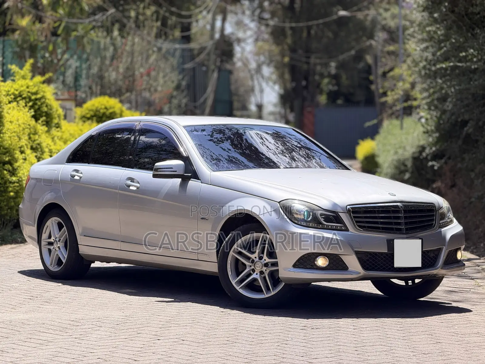 Mercedes-Benz C200 2011 Silver