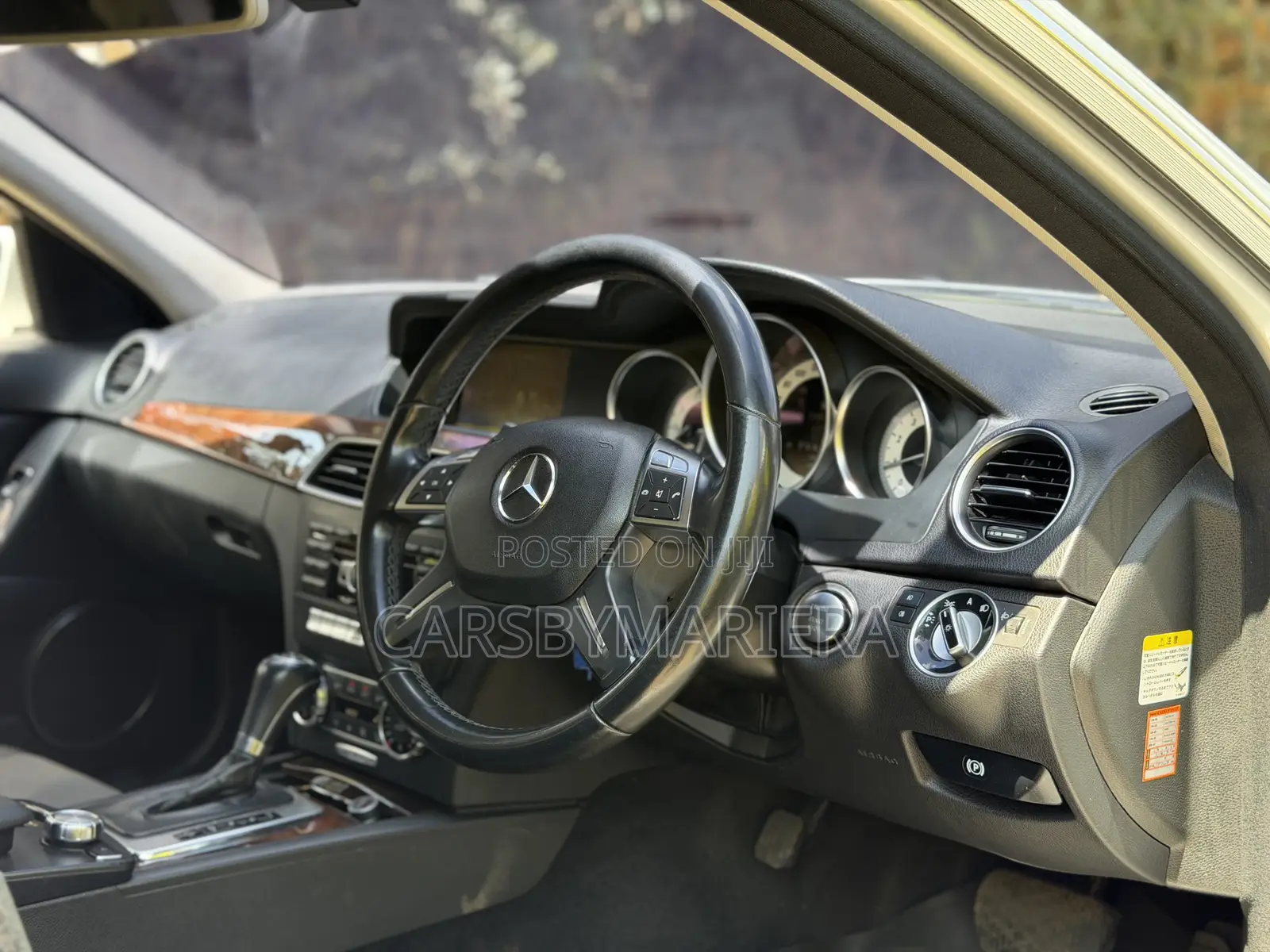 Mercedes-Benz C200 2011 Silver