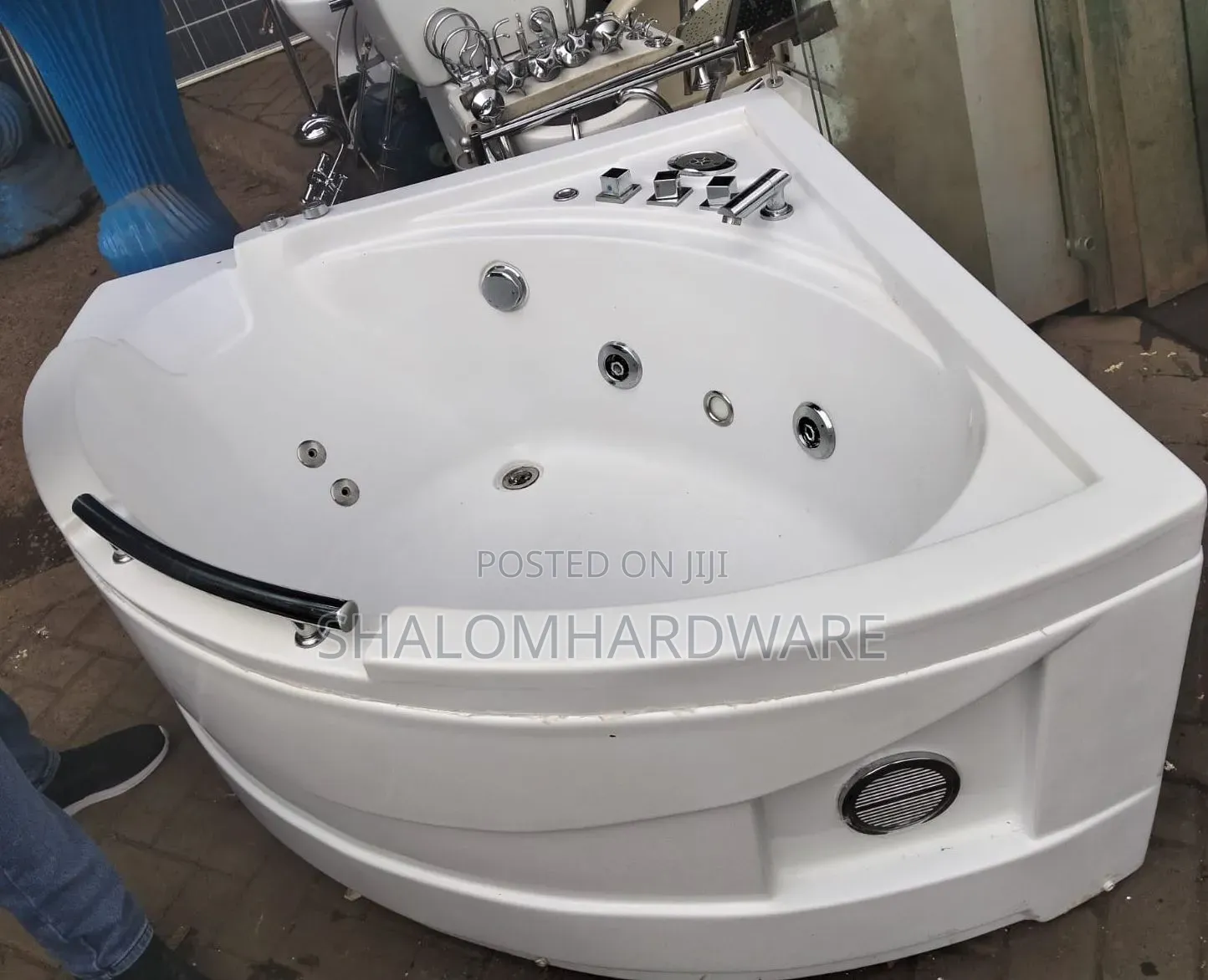Jacuzzi Available