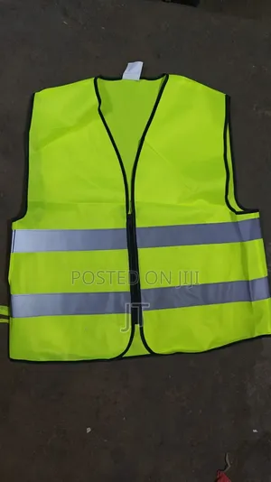 Green Safety Vest With a Front Zipper