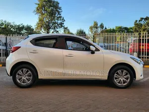 Mazda Demio 2015 Pearl