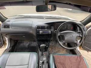 Toyota Corolla 1999 White