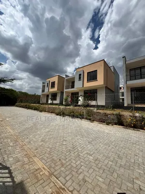 4bdrm Townhouse/Terrace in Syokimau, Gateway Mall Area for sale