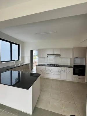 4bdrm Townhouse/Terrace in Syokimau, Gateway Mall Area for sale