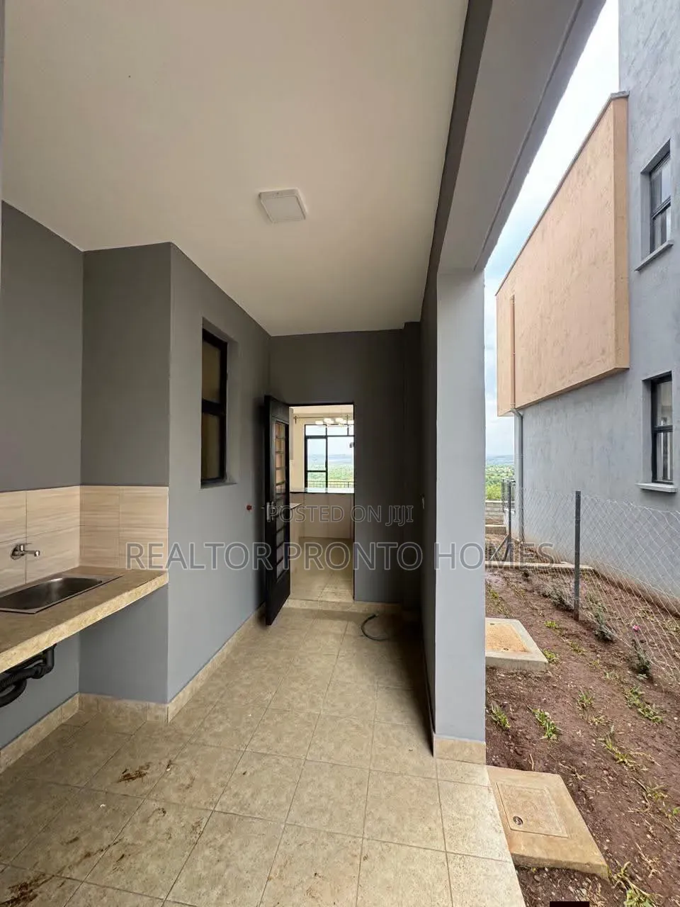 4bdrm Townhouse/Terrace in Syokimau, Gateway Mall Area for sale