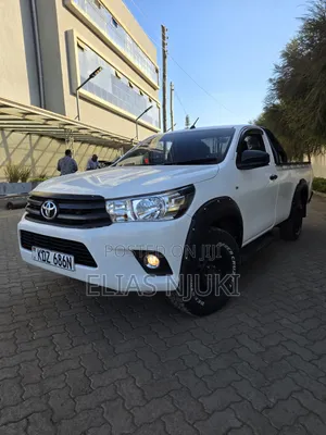Toyota Hilux 2019 White