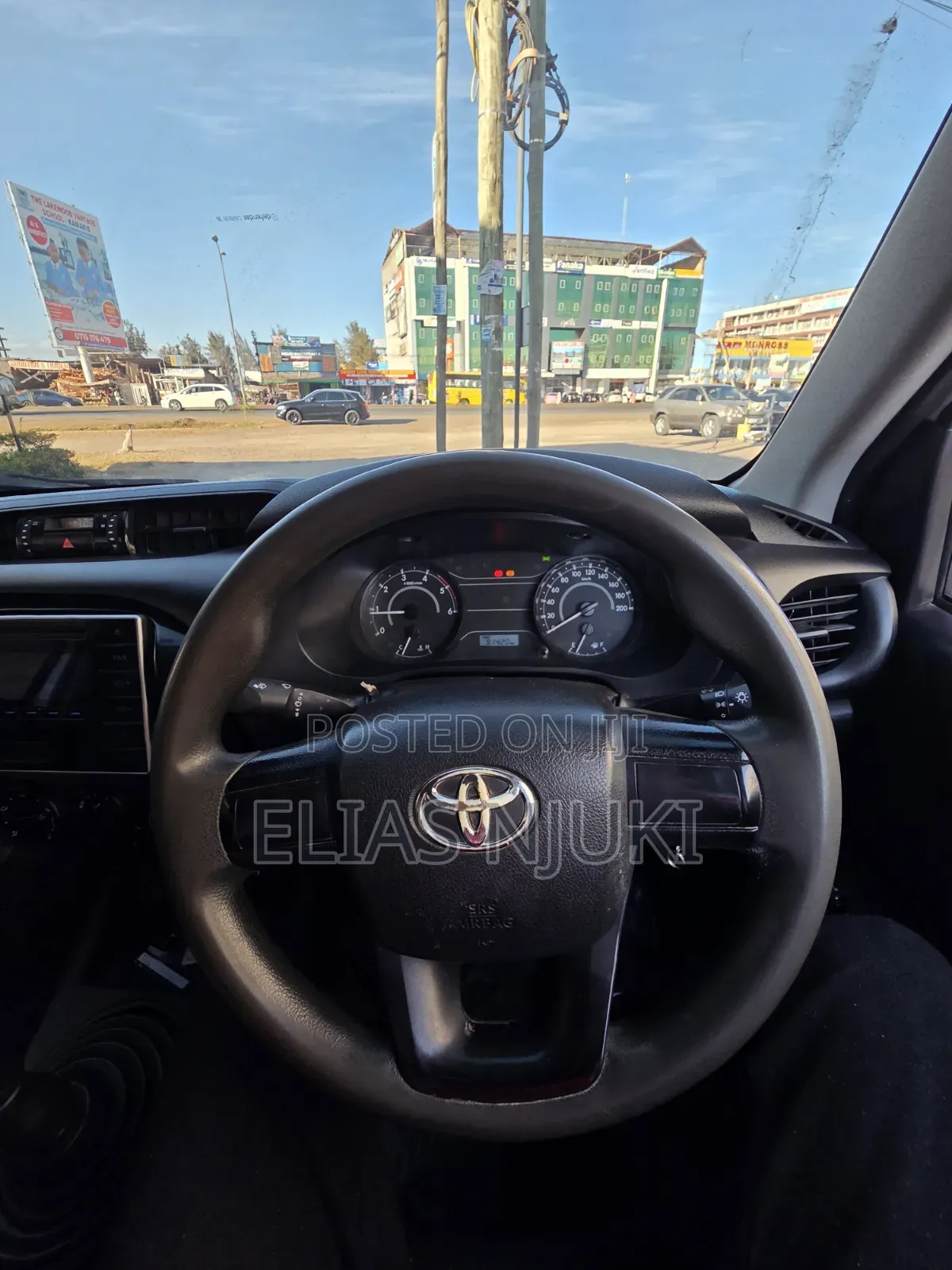 Toyota Hilux 2019 White