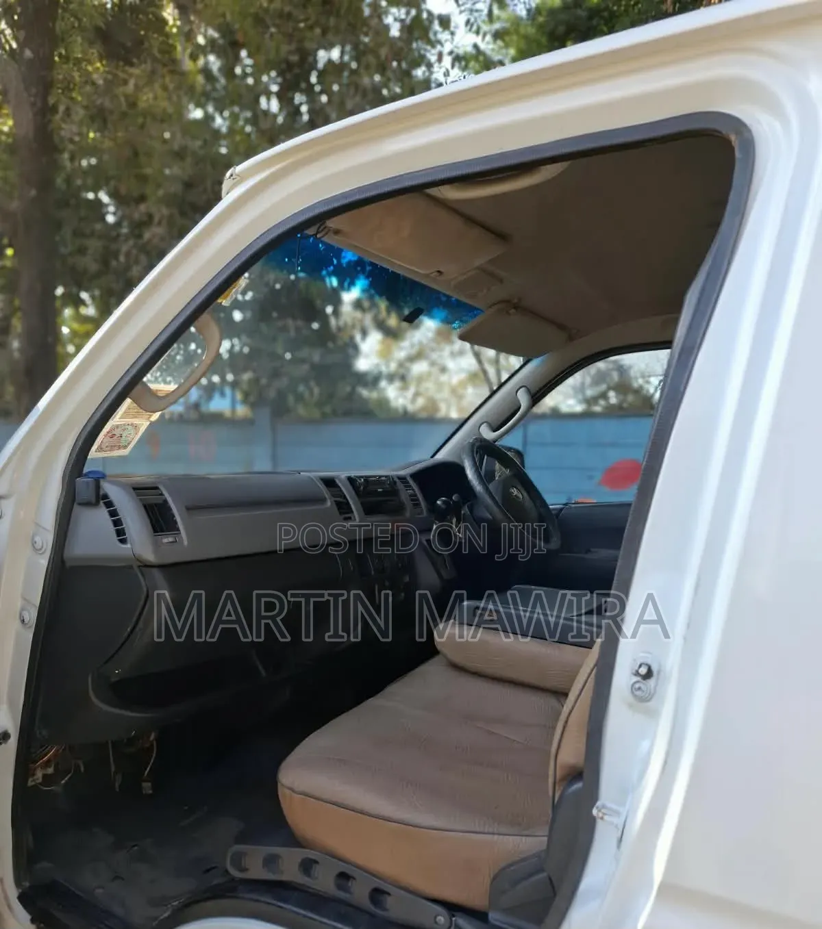 Toyota HiAce 2012 White