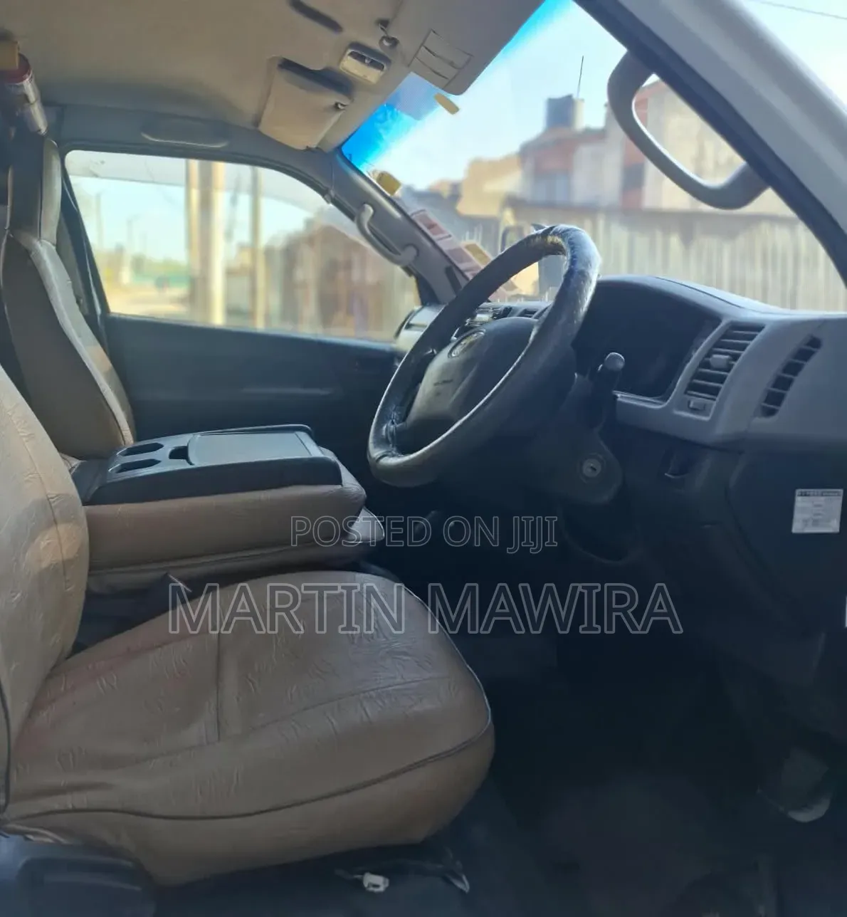 Toyota HiAce 2012 White