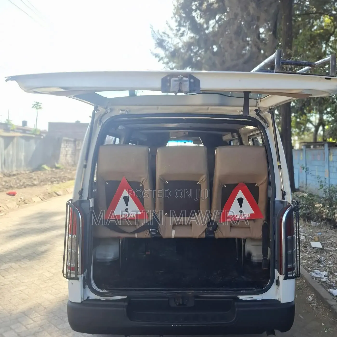 Toyota HiAce 2012 White