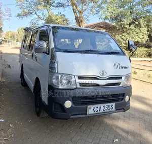 Toyota HiAce 2012 White