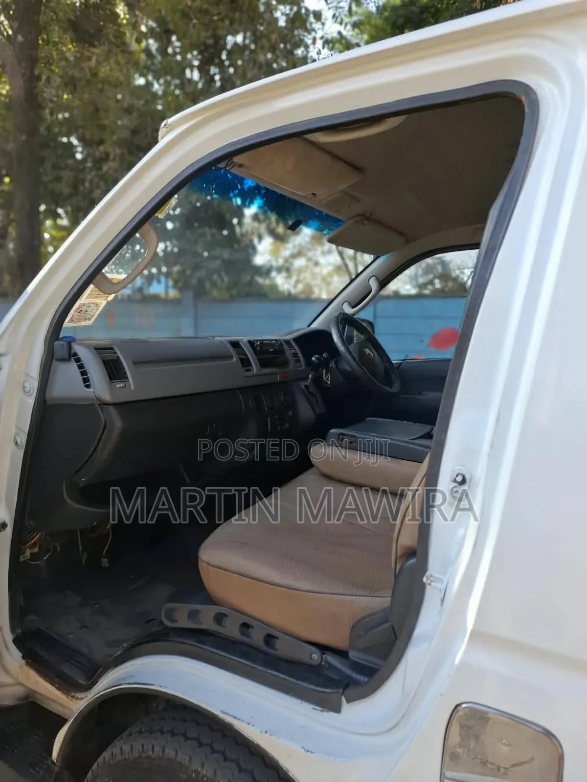 Toyota HiAce 2012 White