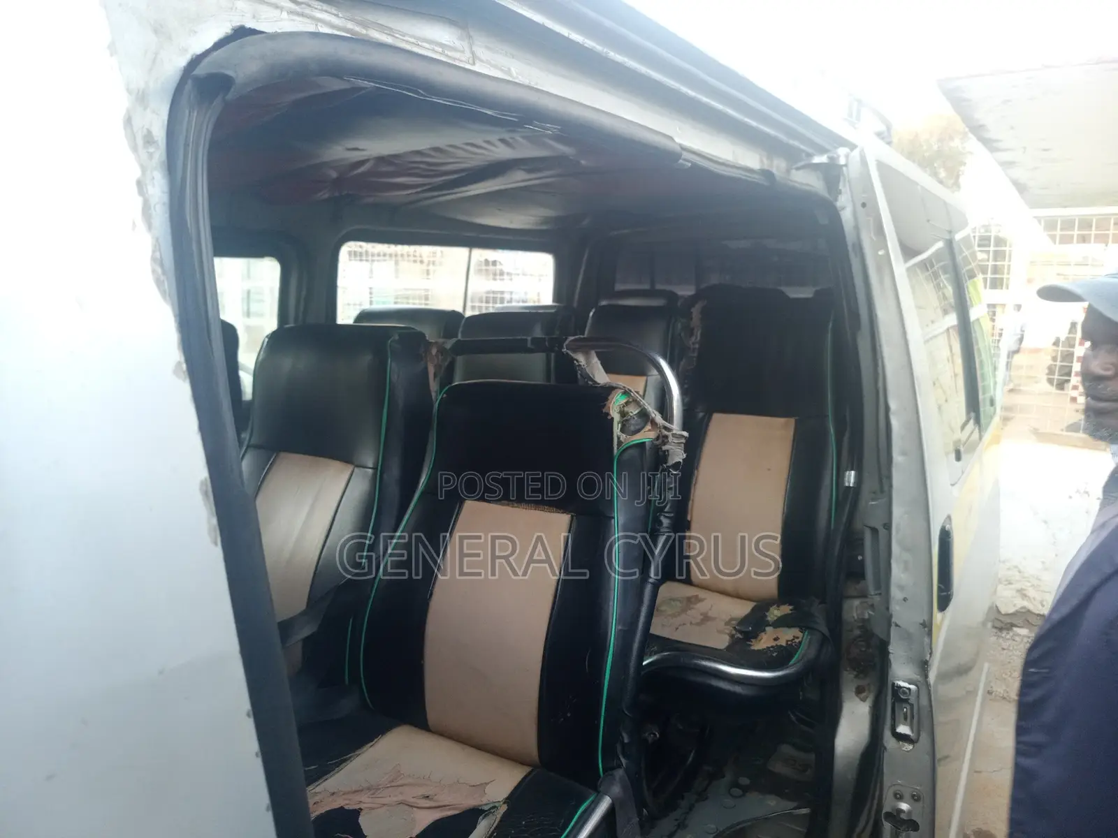 Toyota HiAce 2011 Silver
