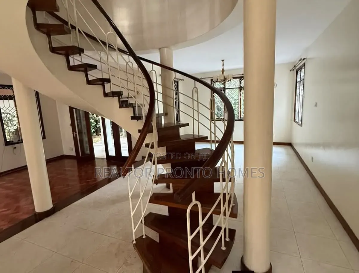 4bdrm Townhouse / Terrace in Lavington, Muthangari for rent