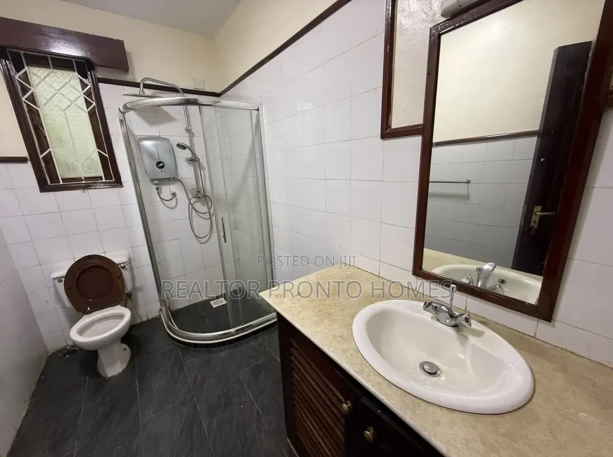 4bdrm Townhouse / Terrace in Lavington, Muthangari for rent
