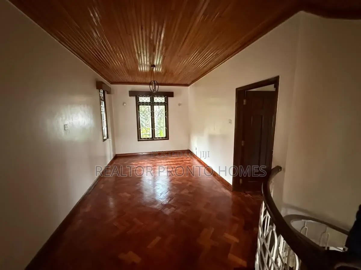 4bdrm Townhouse / Terrace in Lavington, Muthangari for rent