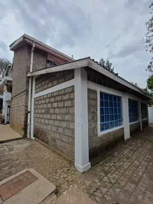 Commercial 5 Bedrooms House for Office Use