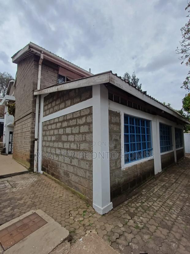 Commercial 5 Bedrooms House for Office Use