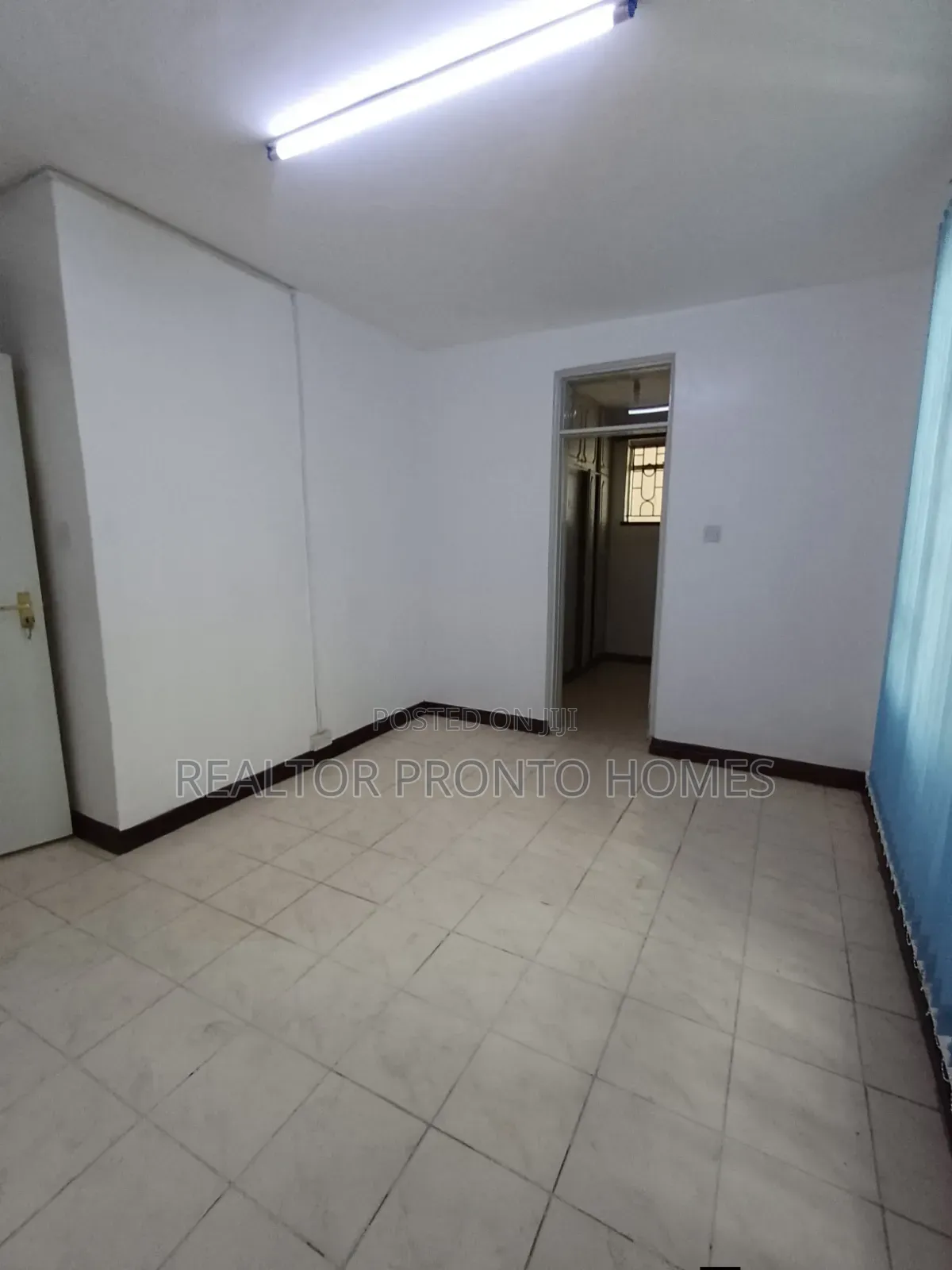 Commercial 5 Bedrooms House for Office Use