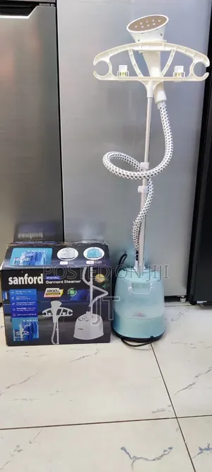 SanFord Garment Steamer
Model: SF2913GS
1.5Ltr Water Tank