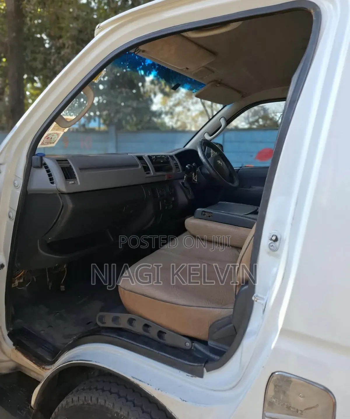 Toyota HiAce 2012