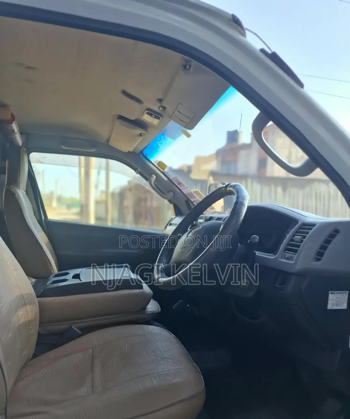 Toyota HiAce 2012