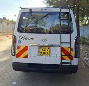 Toyota HiAce 2012