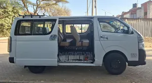 Toyota HiAce 2012