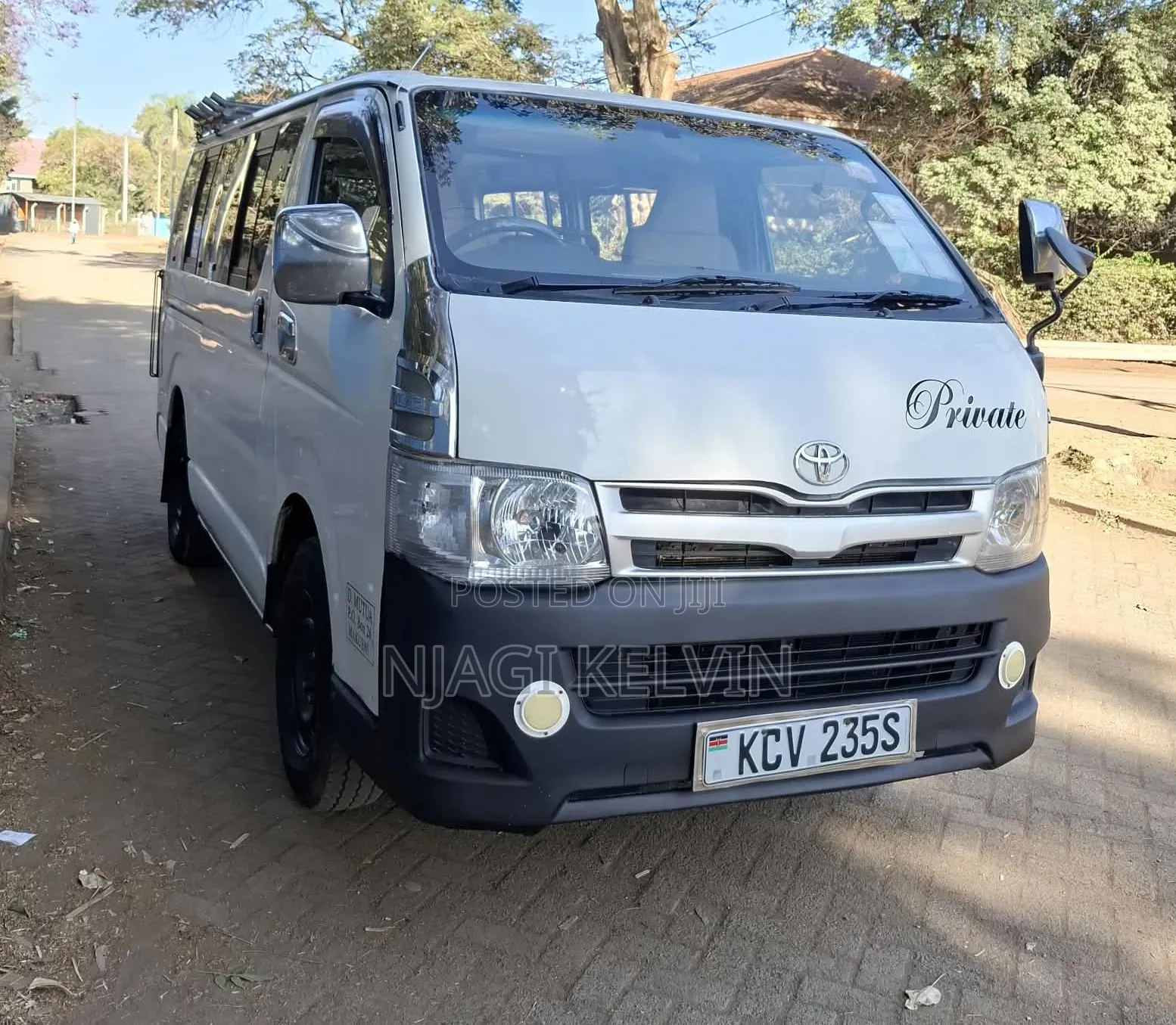 Toyota HiAce 2012