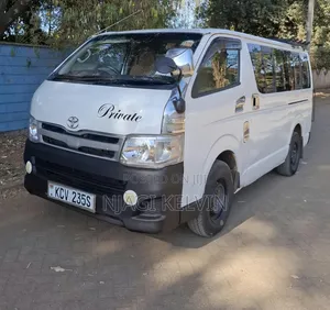 Toyota HiAce 2012