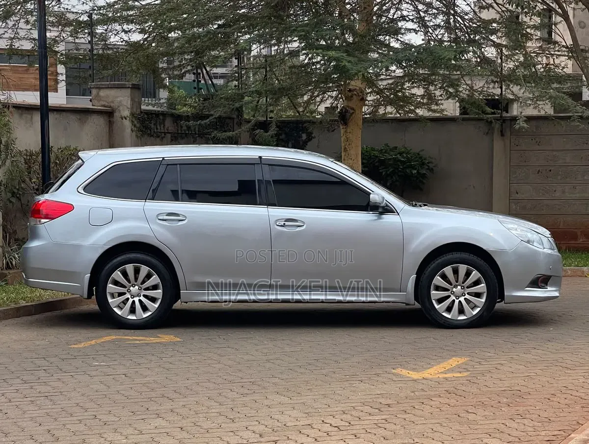 Subaru Legacy 2011 Silver