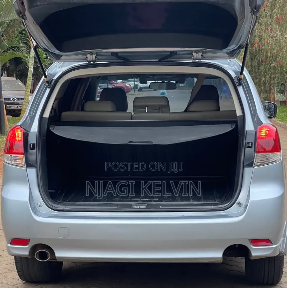 Subaru Legacy 2011 Silver