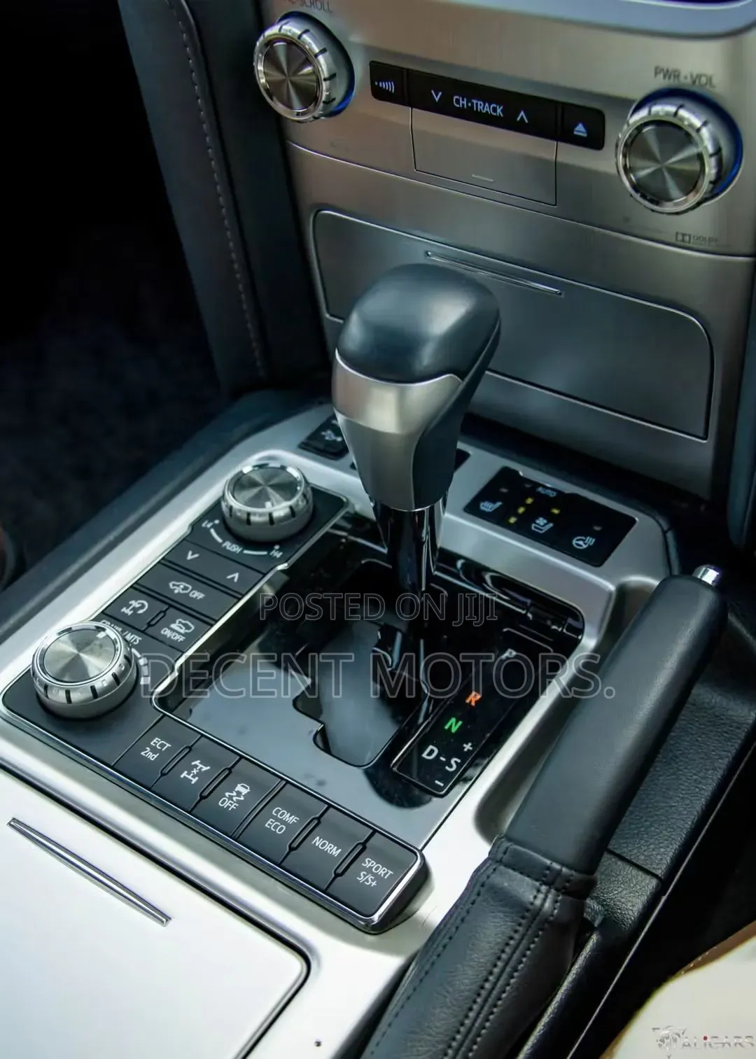 Toyota Land Cruiser 4.6 V8 ZX 2020 White