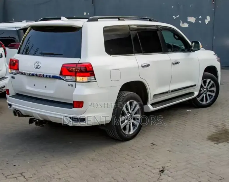 Toyota Land Cruiser 4.6 V8 ZX 2020 White