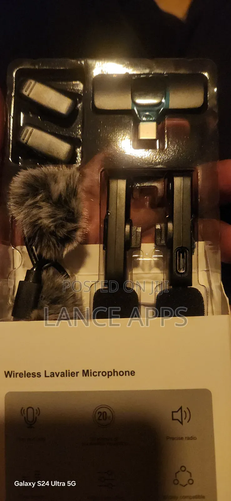 2 in 1 Wireless Tiktok Live Lavalier Microphone for Android iPhone