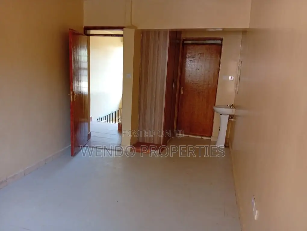 2bdrm Duplex in Karen C for rent