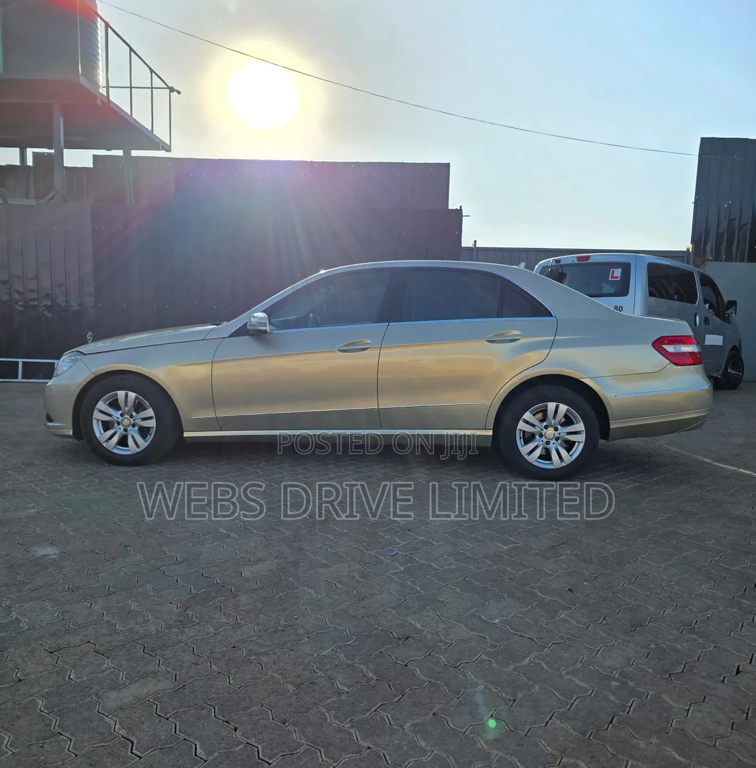 Mercedes-Benz E300 2011 Gold