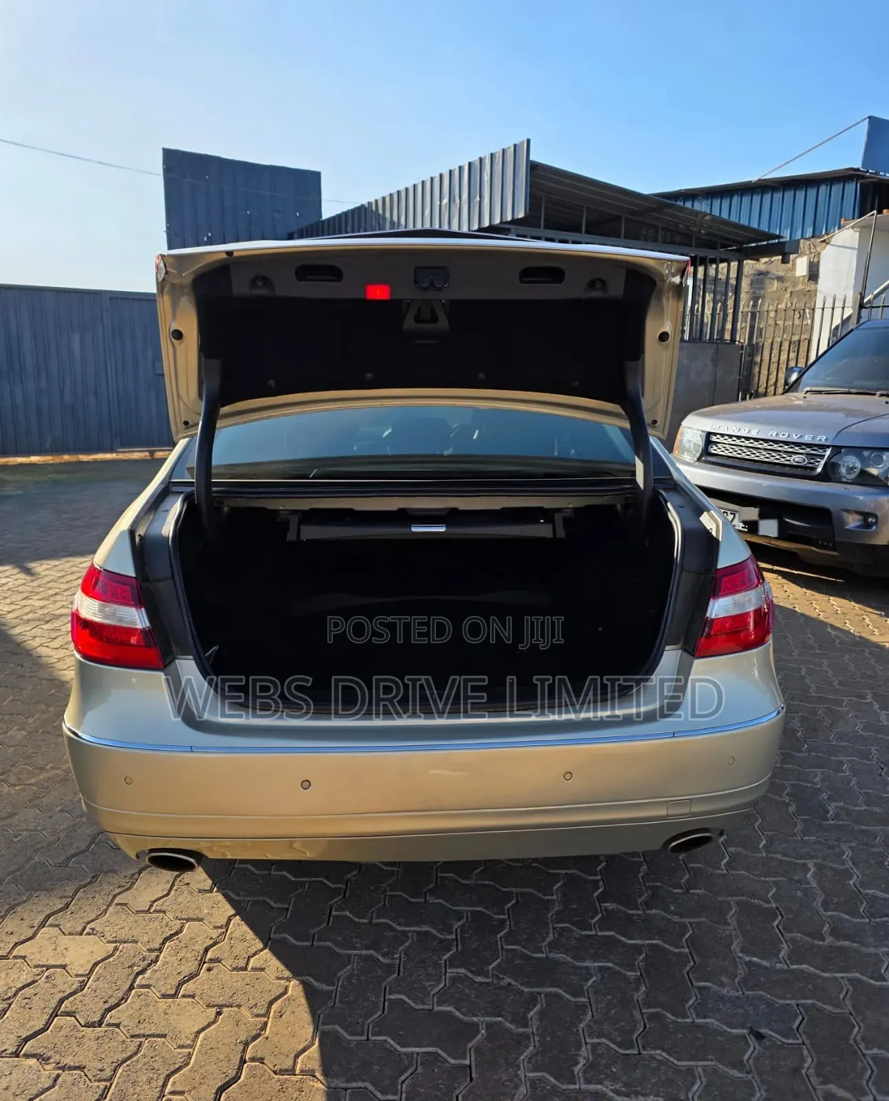 Mercedes-Benz E300 2011 Gold