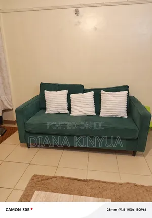 Selling, 5 Seater and a Coffee Table