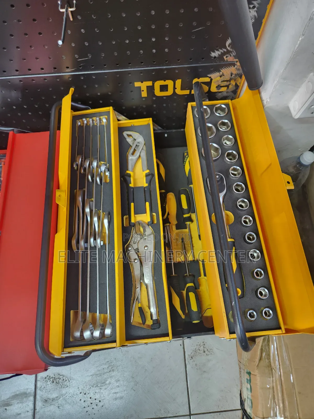 Tolsen Mechanical Toolset in a 5-Tray Cantilever Metal Toolbox,