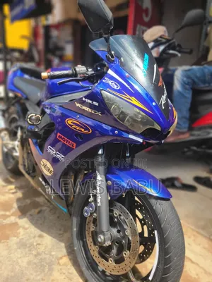 Yamaha R6 2003 Blue