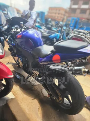 Yamaha R6 2003 Blue