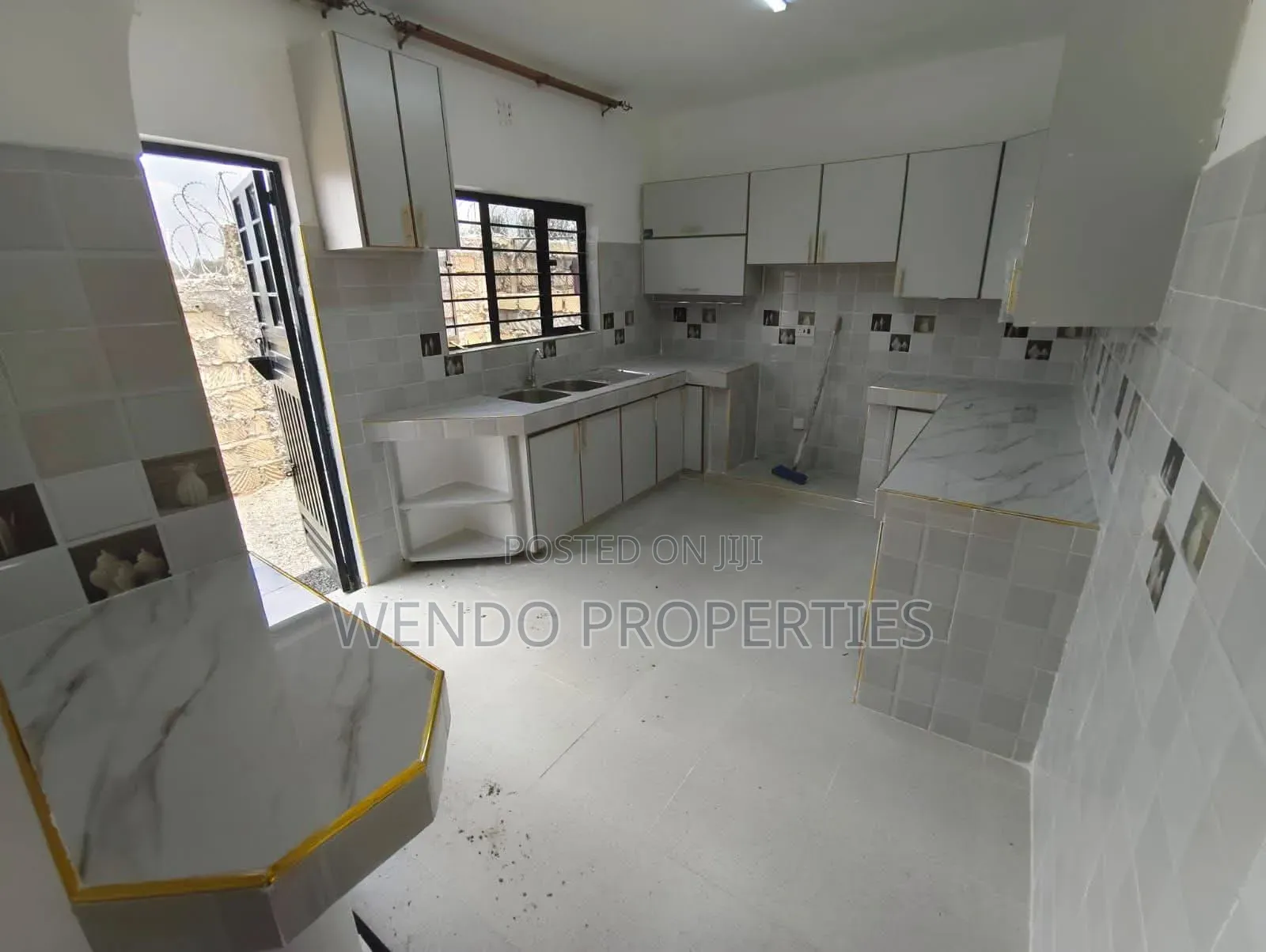 4bdrm Bungalow in Matasia for sale