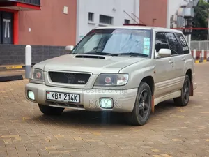 Subaru Forester 2.0 S 2000 Gold