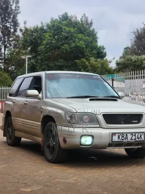 Subaru Forester 2.0 S 2000 Gold